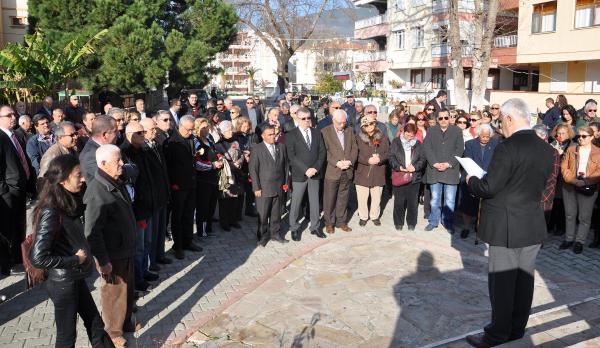 İsmet İnönü, ölümünün 42'nci yılında anıldı