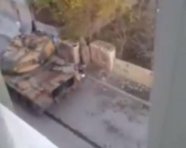 Cizre'de çatışmada yaralanan özel harekat polisine asker böyle siper oldu
