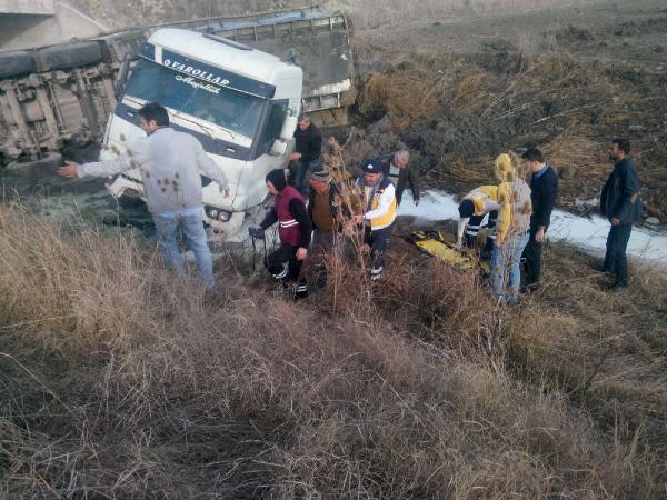 Süt tankeri dereye uçtu