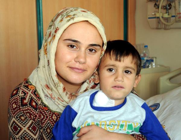 5 yaşındaki oğluna böbreğini verdi