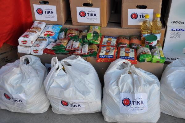 TİKA, Tuzhurmatu'ya 300 ailelik yardım gönderdi