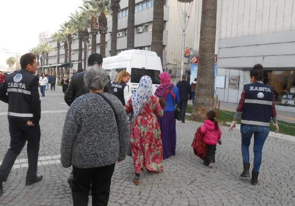 Oyuncak bebekle duygu sömürüsü