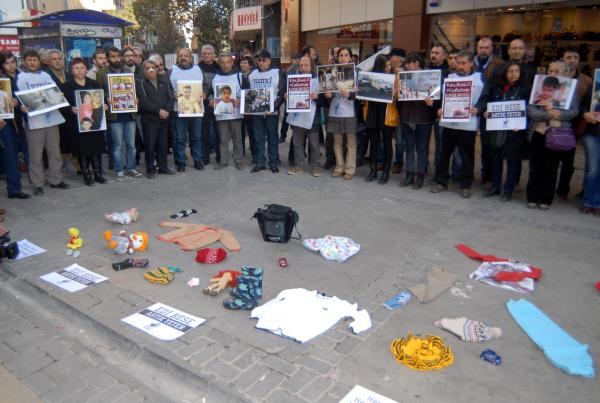 Sokağa çıkma yasaklarına İzmir'de protesto