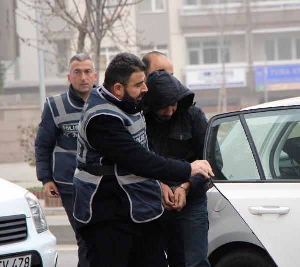 Bir marul için 100 TL'lik sahte banknot verince suçüstü yakalandı