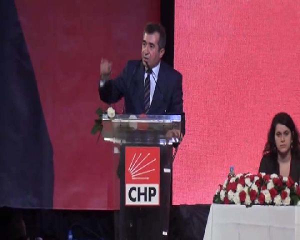 CHP İstanbul İl Kongresi'nde başkanlık yarışı: Saraç aday adaylığından çekildi