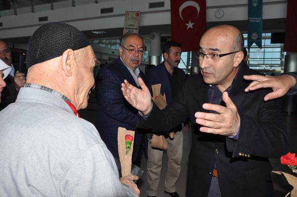 Adıyaman’da 153 kişi Umre'ye uğurlandı