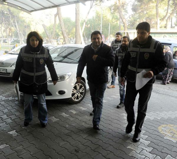 Çanakkale'de 'paralel yapı' şüphelileri ifade veriyor