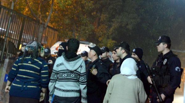 Mersin'deki sokağa çıkma yasağı protestosunda bir genç öldü