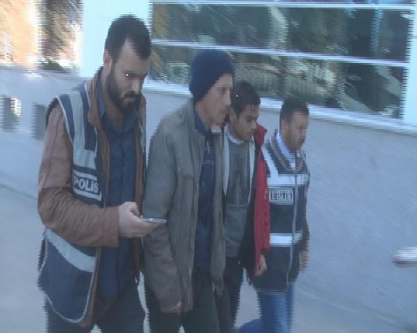 Hastane bahçesinden demir çalan 6 Suriyeli yakalandı