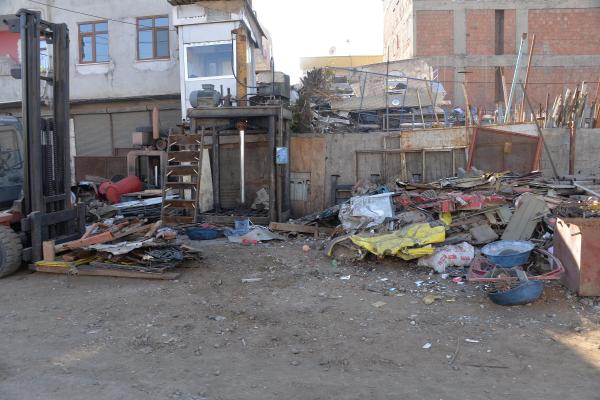 Diyarbakır'da hurda yüklenmesi sırasında patlama: 1 öldü