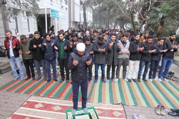 İlahiyat öğrencilerinden 'ODTÜ' eylemi