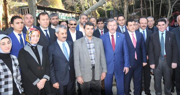 Ak Parti için adadığı koyunlar Türkmenlere gönderildi