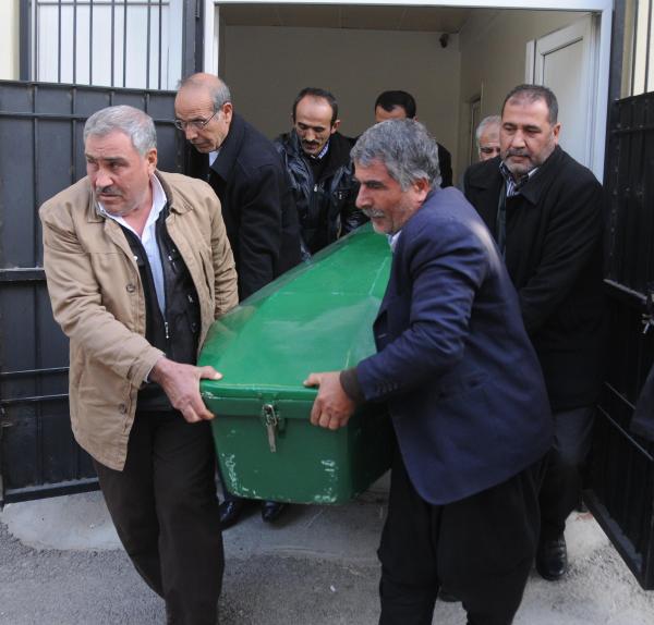 Dereye düşen zihinsel engelli öldü