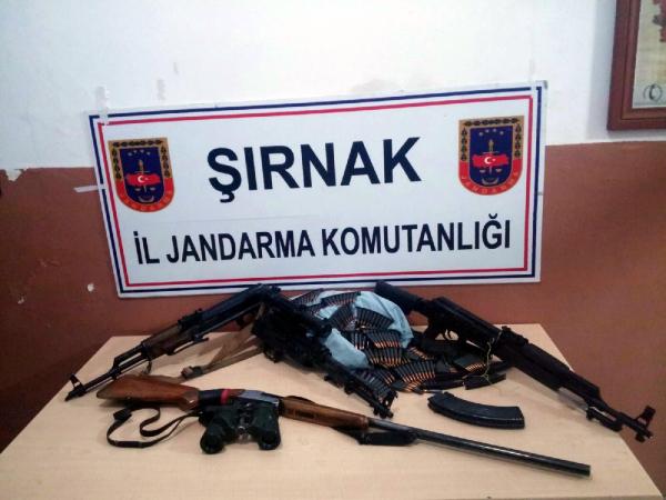 Şırnak'ta şüpheli araçta 3 kaleşnikof bulundu