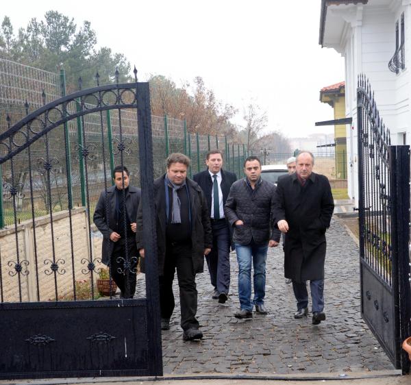 CHP'li İnce Diyarbakır'da Türkan Elçi'yi ve Baro'yu ziyaret etti