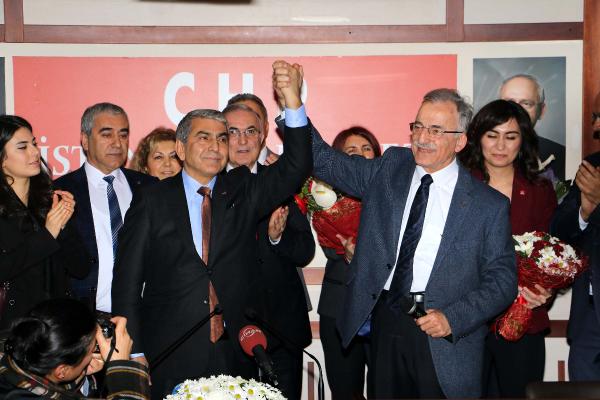 İstanbul CHP'de devir teslim töreni