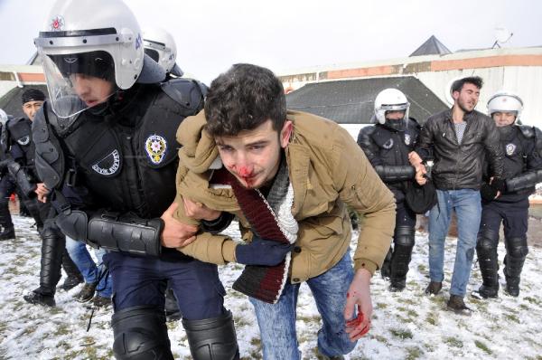 Kocaeli Üniversitesi'ndeki olayda 28 öğrenci gözaltına alındı