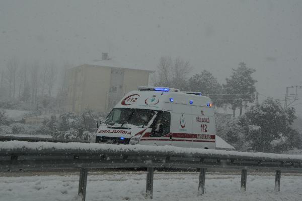 Sinop’ta kar 140 köy yolunu kapattı
