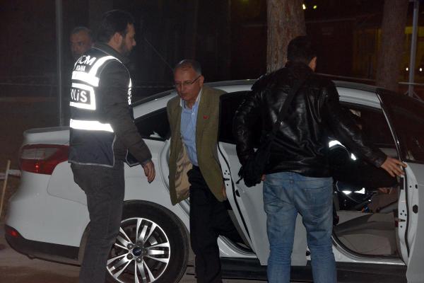 Adana eski Emniyet Müdürü Avcı' ve 6 polise 'paralel yapı' gözaltısı (3)