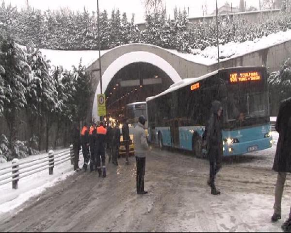 Tüneli yürüyerek geçtiler