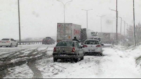 TEM Silivri'de zincirleme kaza