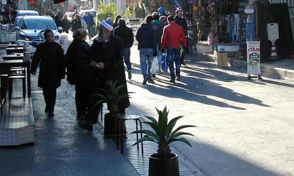 İzmir'de cübbelilerden 'yılbaşı kutlama' bildirisi