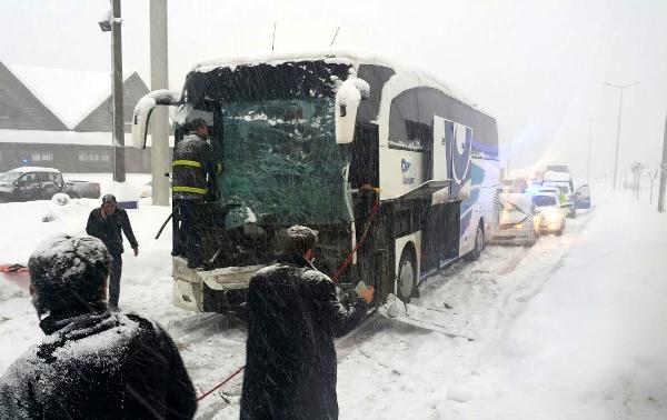 Düzce'de 3 araçlı zincirleme kaza: 9 yaralı
