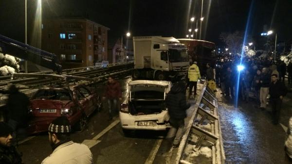 Gölcük'te 40 araç birbirine girdi: 16 yaralı