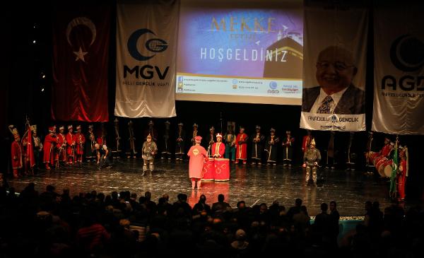 Mekke'nin fethinin 1385'inci yıl dönümü coşkuyla kutlandı