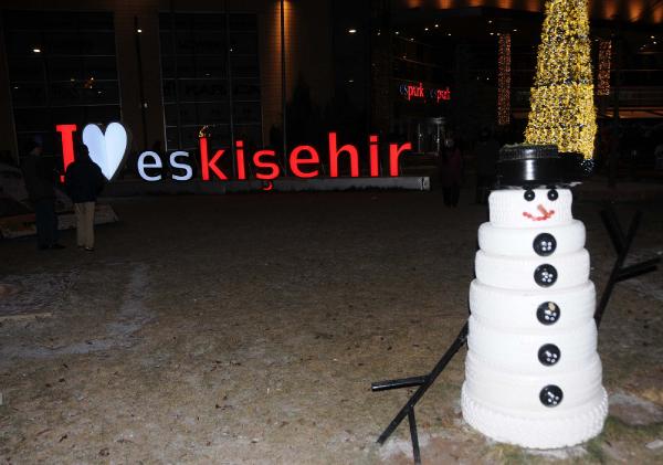 Eskişehir'de sokakta yılbaşı kutlaması