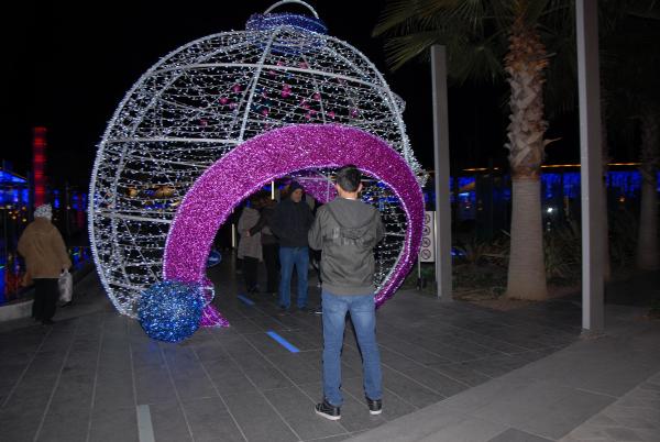 Kuşadası 2016'ya eğlenerek girdi