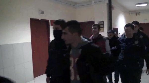 Silahları ile birlikte yakalanan 6 PKK'lı tutuklandı