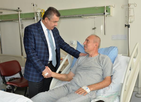 Emniyet Genel Müdürü Lekesiz'den GATA'da tedavi gören yaralı polis memurlarına geçmiş olsun ziyareti