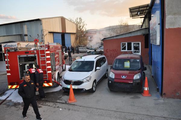 Sanayi sitesinde korkutan yangın