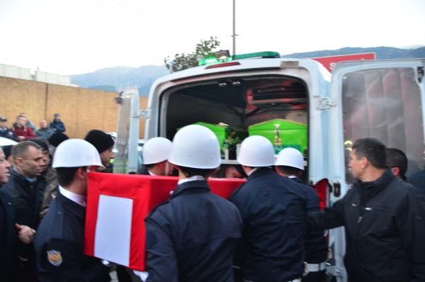 Manisa'dan geçici görevli giden polis Cizre'de şehit düştü (3)