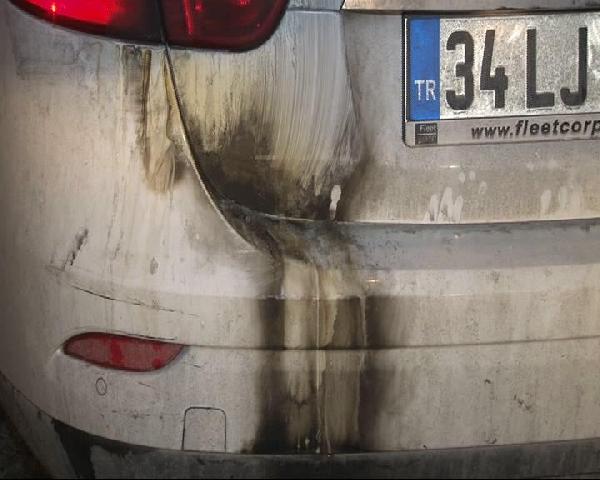 Okmeydanı'nda 5 araç yakıldı
