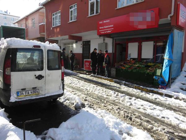 Ataşehir'de bıçaklı market soygunu
