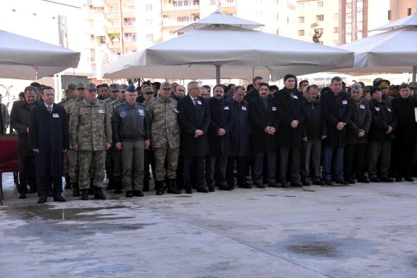 Sur'da şehit olan 2 özel harekat polisi, memleketlerine uğurlandı