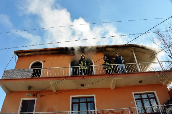 Konya'da Suriyeliler'in oturduğu evde yangın paniği