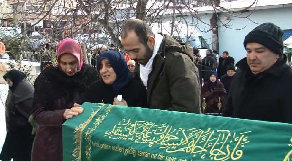Kar küreme işçileri kar altında son yolculuğuna uğurlandı
