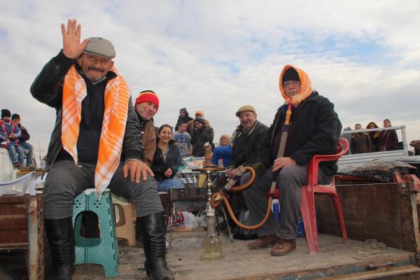 Deve güreşinin geliri yoksullara verilecek