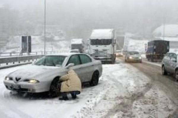 Kosova’da yılın ilk karı yağdı