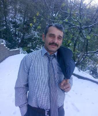 Rize'de kestiği ağaç üzerine devrilen işçi öldü