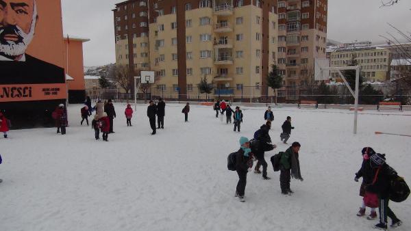 Yozgat'ta tipi nedeniyle okullar tatil oldu