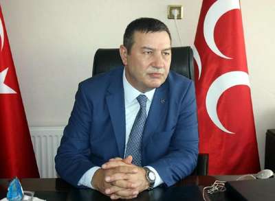 MHP'den AK Parti'ye geçen kadın başkanŞengül'e tepki
