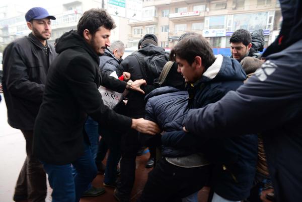 Ters kelepçeli 7 gözaltı