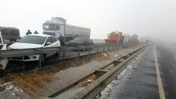 Hilvan'da zincirleme kaza: 15 yaralı