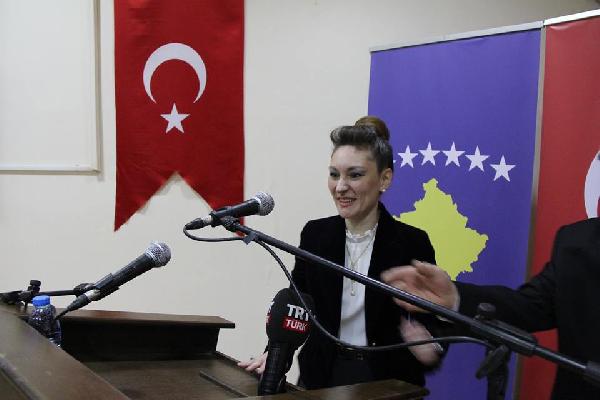 Kosova'da Mehmetçiğe şiir dinletisi