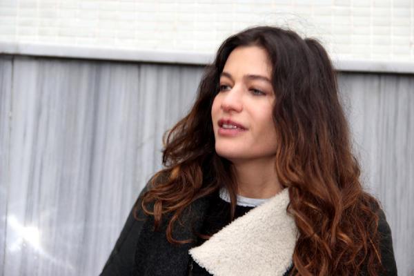 Berrak Tüzünataç, dedesini toprağa verdi