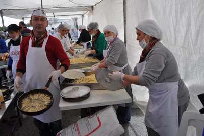 Hamsi Şenliği'nde 10 ton hamsi tüketildi